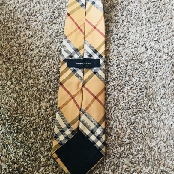 Burberry Men’s  Manston Check Silk Tie - Picture 6 of 8